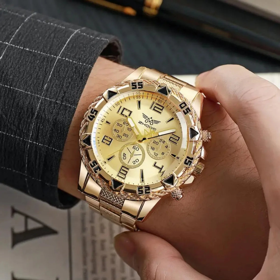 "Quartz Luxury Watches for Men: Style and Precision"